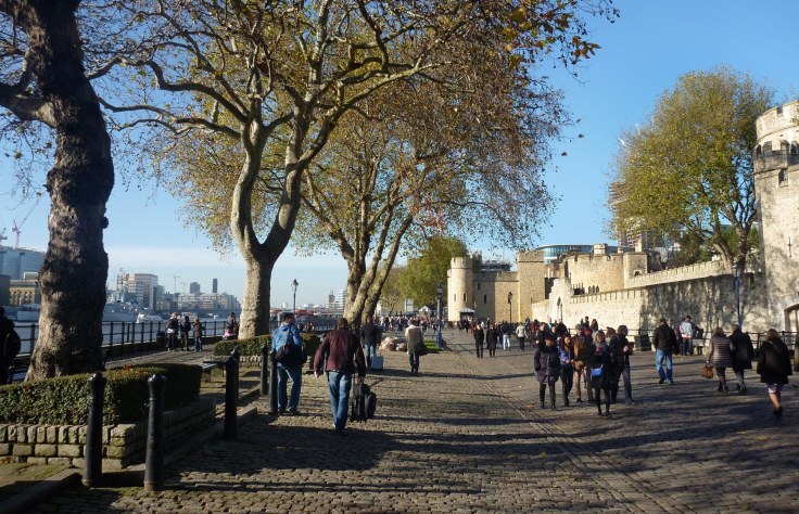 LONDON TOWER  RIVERSIDE_3